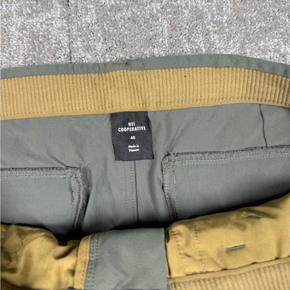 Rei Cooperative Green Casual Stretch Hiking Outdoor Short Men Size 40 - Picture 4 of 6